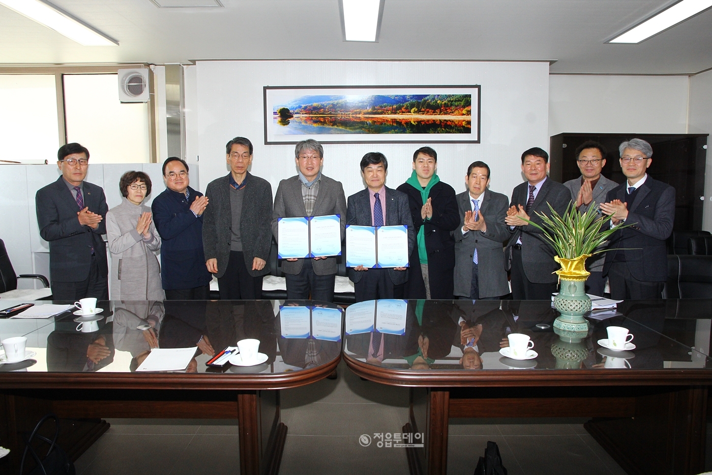 정읍시와 (사)한국제화기술인협회는 청년 슈메이커 양성을 위한 협약을 체결 했다.