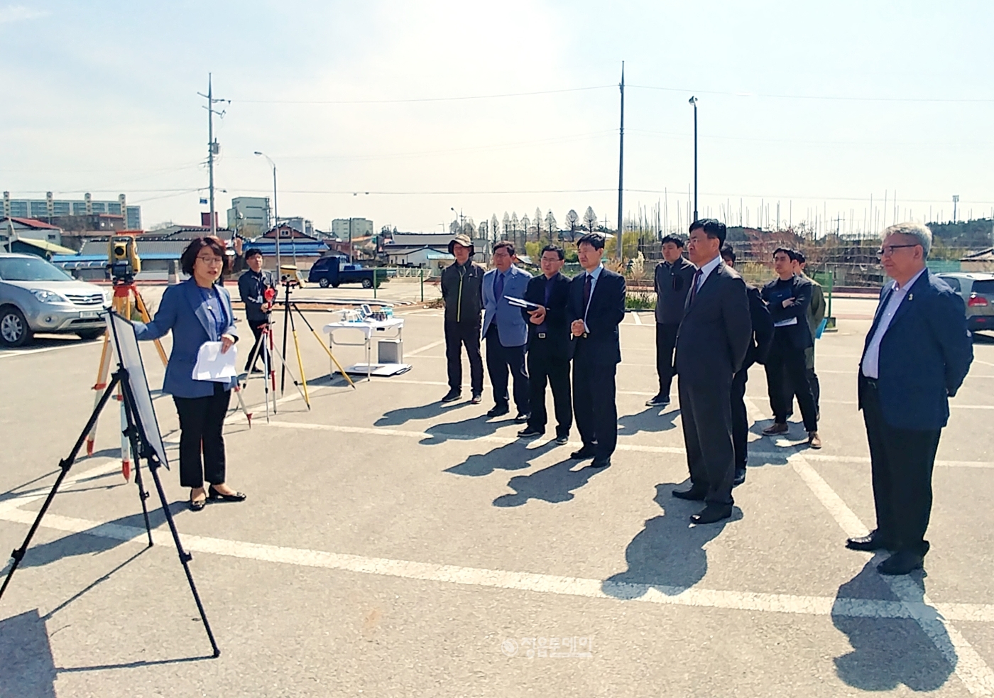 정읍시가 18일 전라북도, 한국국토정보공사 정읍지사 관계자 20여 명과 함께 지적 재조사사업 추진상황을 점검했다.