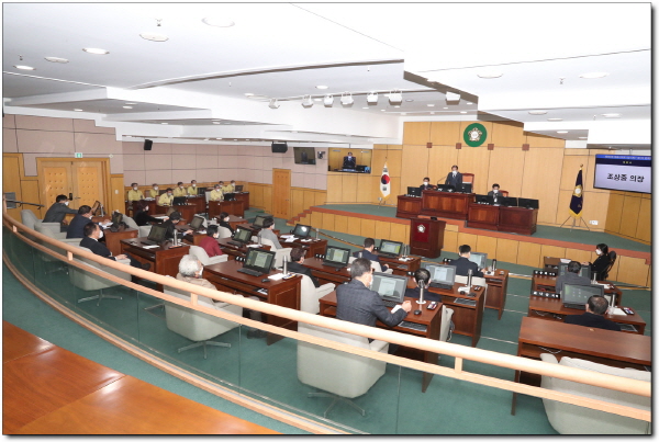 정읍시의회는 제260회 임시회를 1월 19일부터 1월 27일까지 9일간의 일정으로 개회하였다.