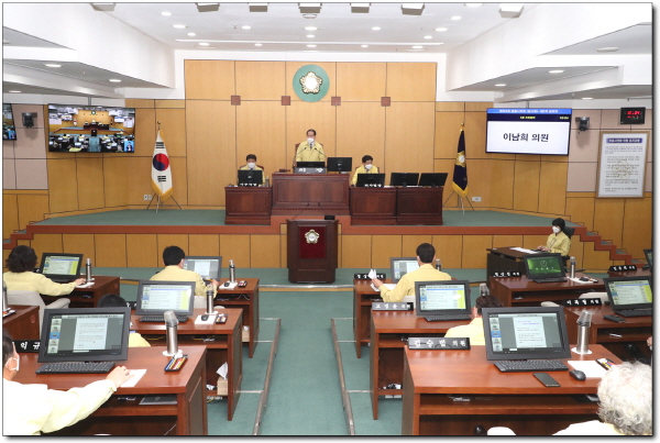 정읍시의회는 제263회 정읍시의회 임시회를 4월 14일부터 5월 4일까지 21일간의 일정으로 마무리 하였다.