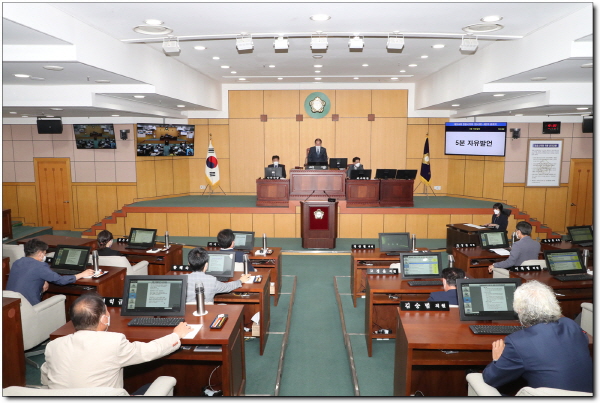정읍시의회(의장 조상중)는 제264회 정읍시의회 임시회를 지난 25일부터 28일까지 4일간의 일정으로 마무리 하였다.