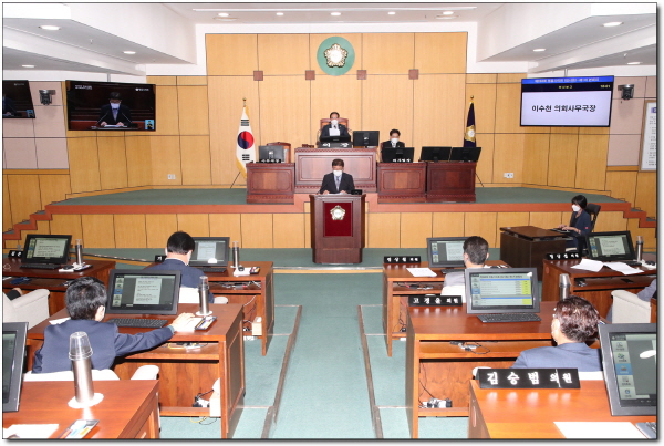 정읍시의회(의장 조상중)가 제268회 임시회를 10월 12일부터 15일까지 4일간의 일정으로 개회하였다.