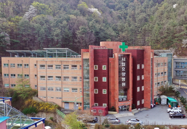 정읍 시립요양병원이 녹색 인프라 확충 사업의 일환으로 한국산림복지진흥원에서 주관하는 ‘2022년 녹색자금 공모사업’에 최종 선정됐다.