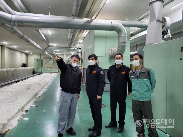 박경수 정읍소방서장은 지난 15일 국일방적 태인 공장을 방문해 현장점검을 실시했다.